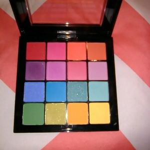 Eyeshadow palette